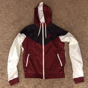 Nike women’s windbreaker